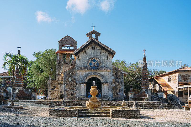 多米尼加共和国，La Romana, Altos de Chavon村